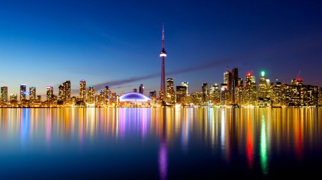 toronto-skyline-at-night-from-the-island4914x3255